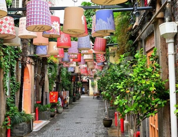 Shanghai free tour must see Tianzifang